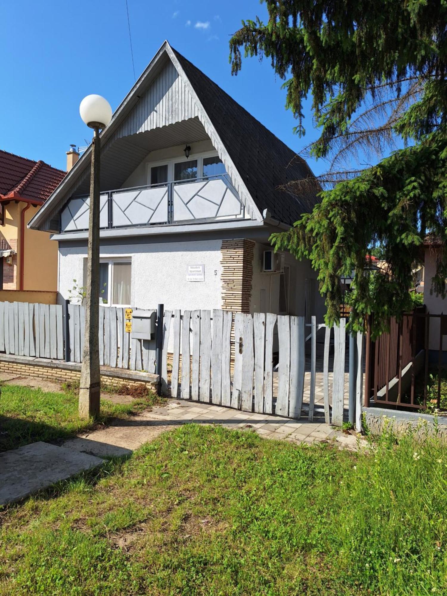 Nikolett Apartman Hajduszoboszlo Exterior photo